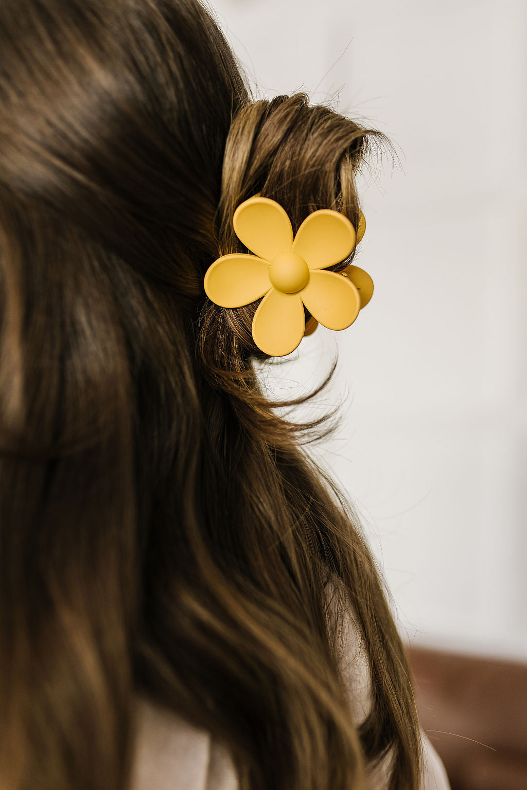 Daisy Claw in Yellow